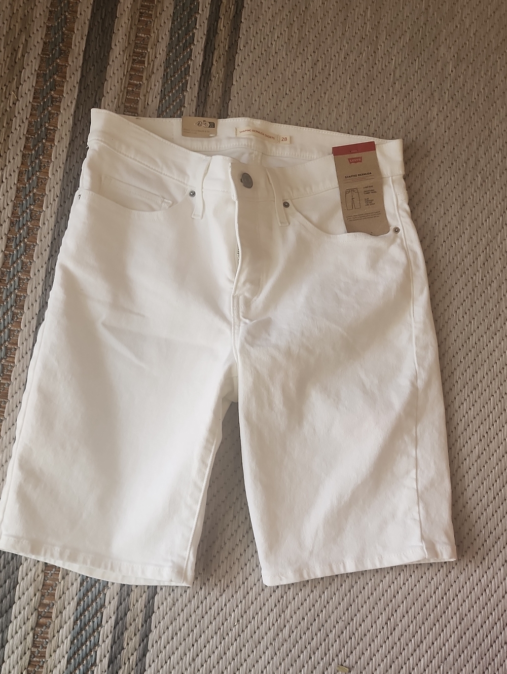 Levi's Women's White Bermuda Shorts